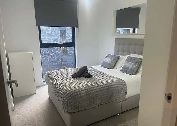 Manchester City Center Apartment