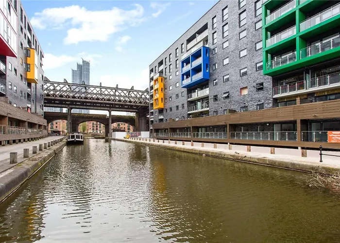 Spacious 2 Bed In Central